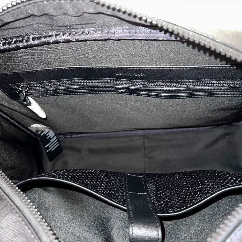 Calvin Klein messenger bag - Picture 6 of 11